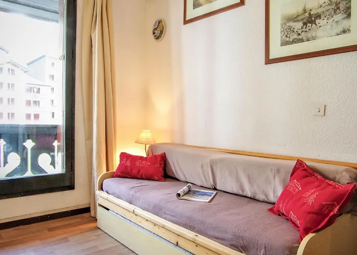 Le Triolet-6 By Interhome